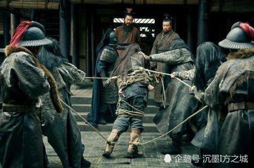 白门楼吕布被俘,曹丞相三尺白绫勒死名将,却枭首送许都,为何?