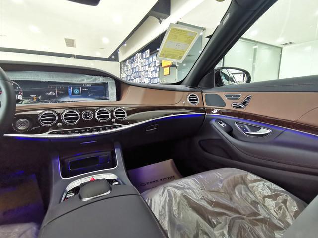 新款奔驰s320l到店:内饰奢华,也就80万出头