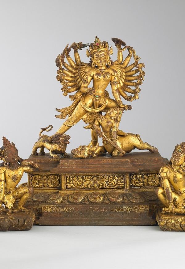 13世纪印度女神杜尔迦(durga)的镀金雕像