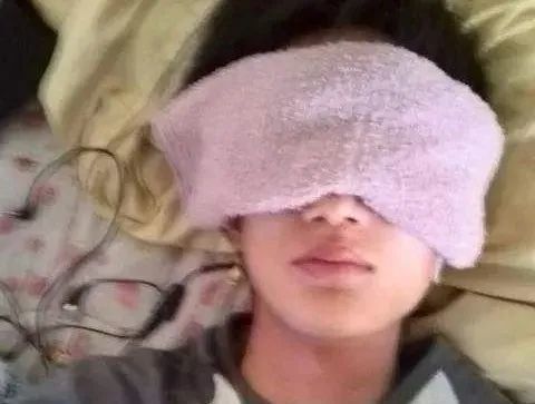 电焊打了眼睛最好最快最方便的办法是什么