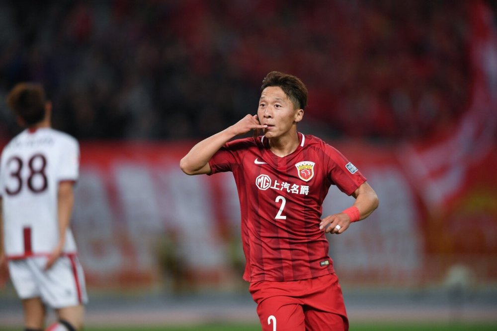 直播吧专访张卫希望继续为上港效力新赛季踢更多的比赛