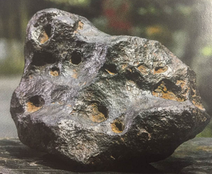 他们都是通过这些发现了以往的陨石群