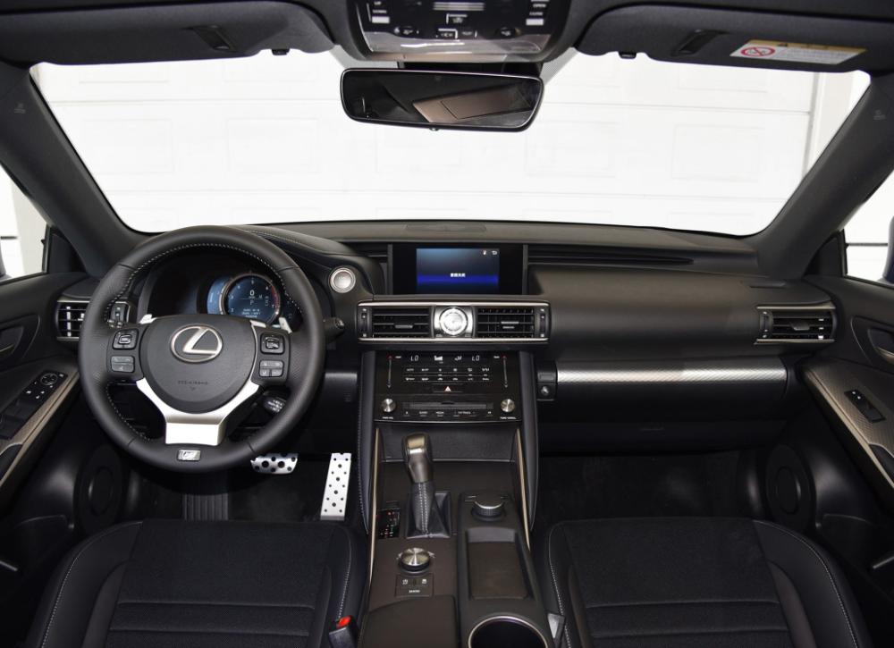 现款雷克萨斯is内饰