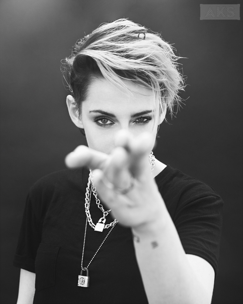 kristenstewart即将饰演戴安娜王妃一人诠释两种风格