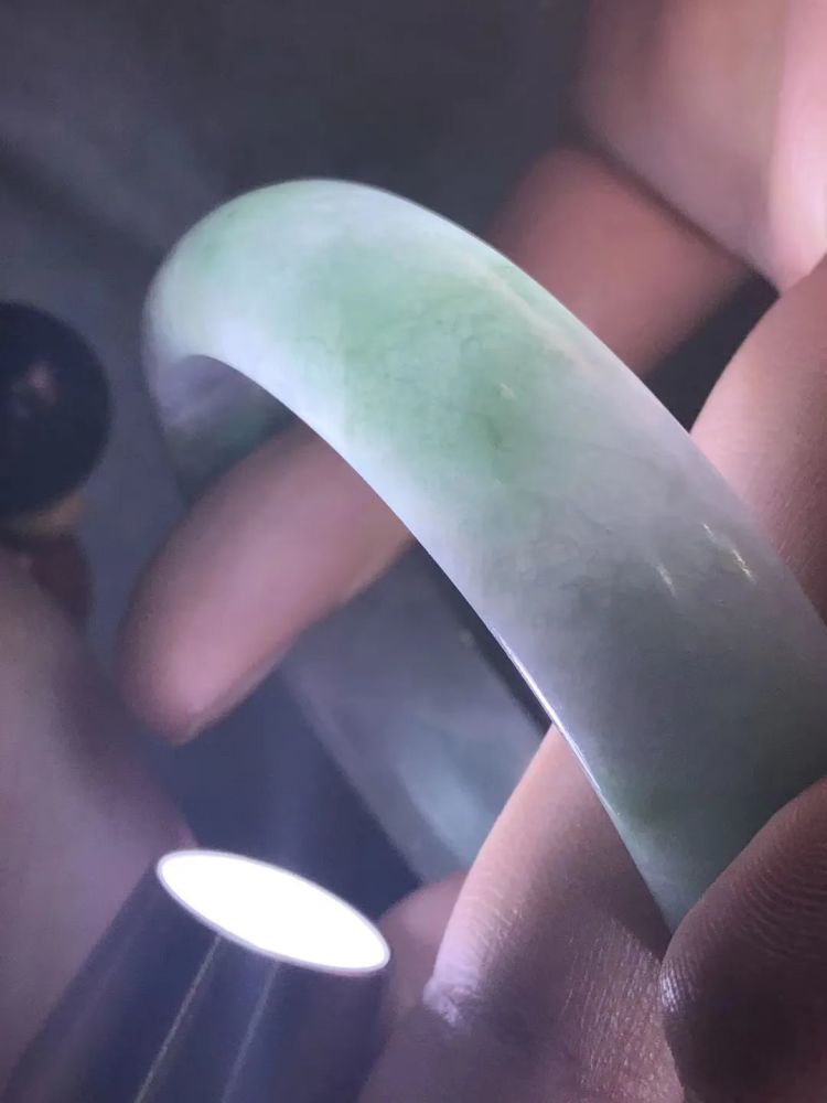 什么染色翡翠竟然具有天然证书
