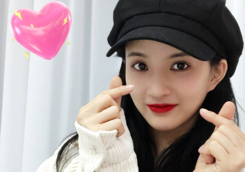 刘些宁关注2位火箭少女101成员,看清是谁,眼光不一般