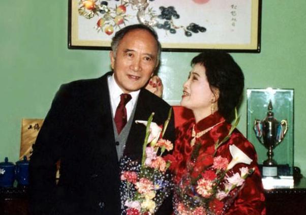 曾是70年代的男神,40岁才遇到真爱,与妻子相守46年的孙道临_腾讯新闻