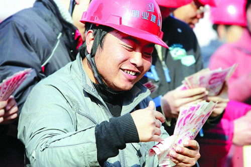 農民卻因此過上了比之前好很多倍的生活,老人能夠安心在家養老,子女