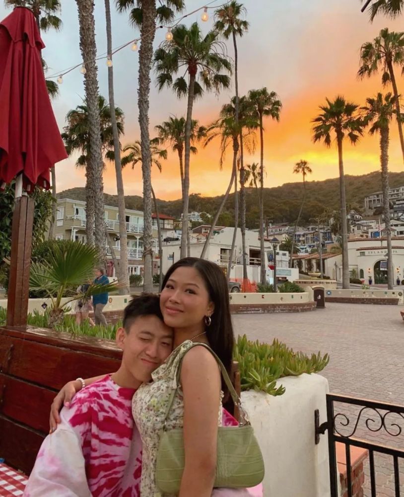 rich brian有了辣妹女友,我来收留心碎网友!