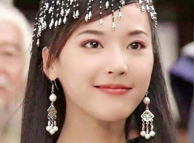 马景涛小21岁前妻吴佳尼新剧开播为生活找戏拍独自带两孩不易