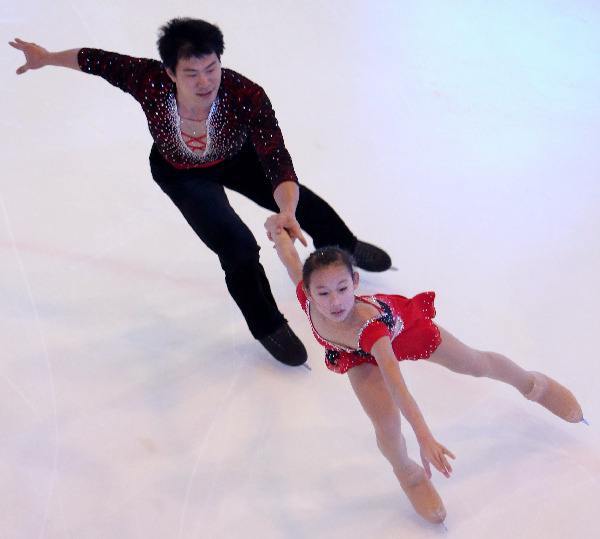 有网友爆料中国滑冰名将张昊故意抛摔女伴这到底是真是假