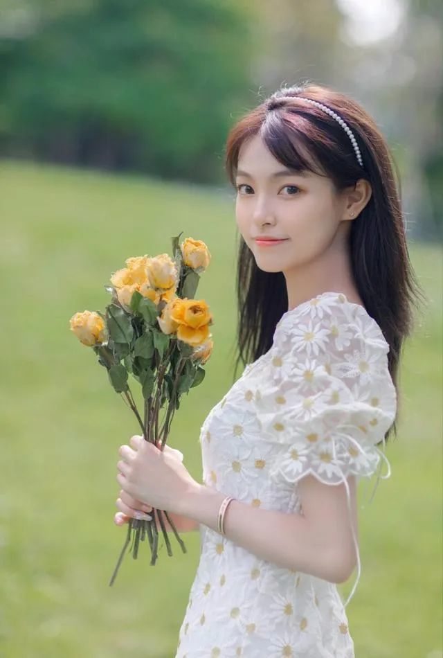 简单的背景，用上这7个姿势，也能拍出文艺写真照_腾讯新闻