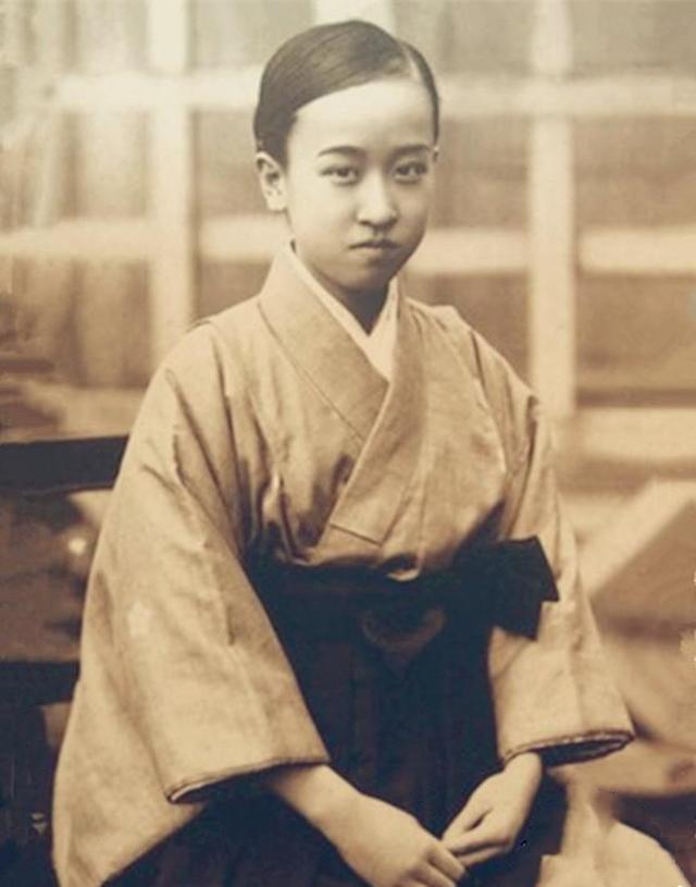 李朝末代公主李德惠,为什么成了一个痴呆,谁把她逼成这样的