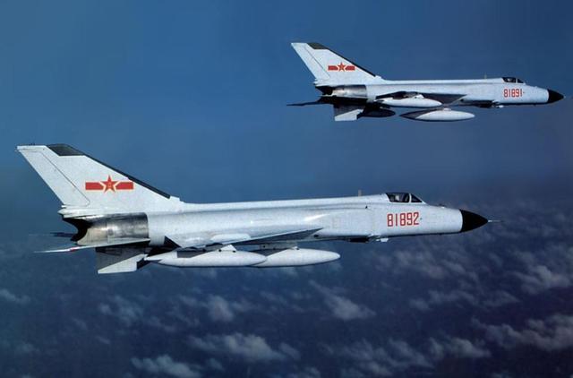 五十年前,我国自主设计制造的第二代歼击机——歼-8成功首飞,预示着