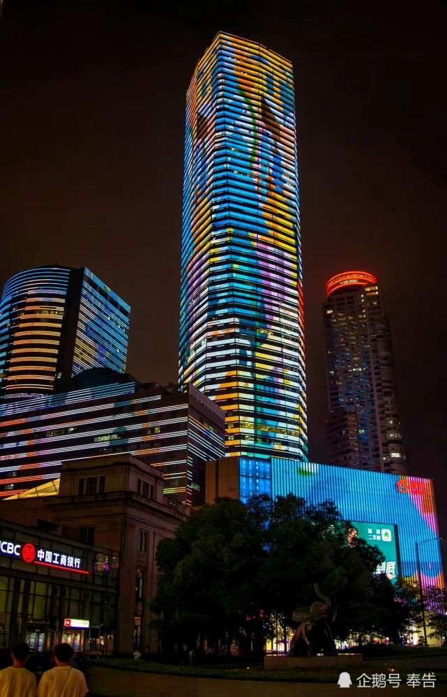 去德基广场感受着如入云端,如梦似幻的殿堂级消费乐趣