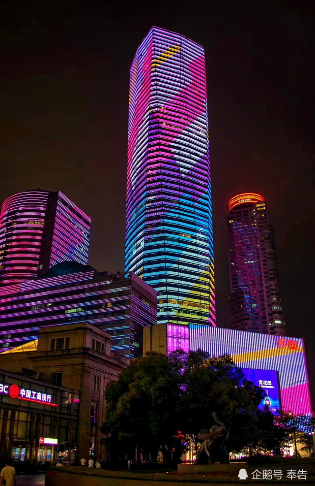 去德基广场感受着如入云端,如梦似幻的殿堂级消费乐趣