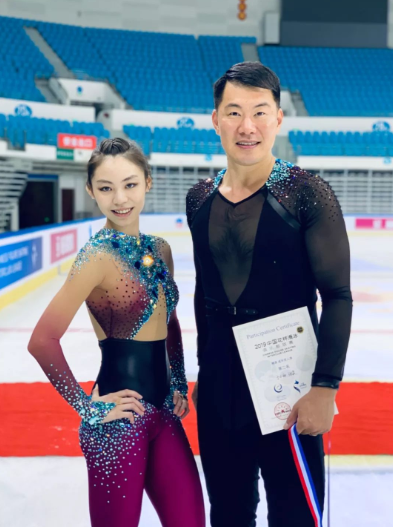 双人滑运动员张昊故意摔女伴没人会拿奥运开玩笑