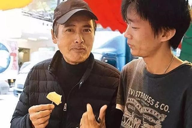 周润发22岁被谢贤横刀夺爱27岁自杀未遂如今活出超凡自我