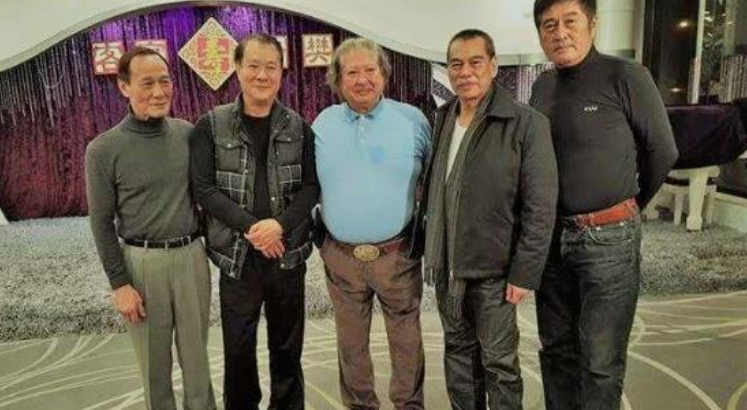 1985年,洪金宝与陈慧敏在尖沙咀一决高下,临走时嘴上多了一道疤_腾讯