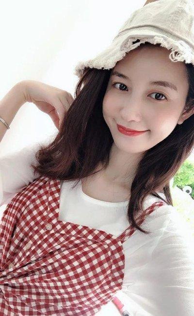 董花花晒"字"暗示重回岁月静好,张大奕晒"画"称有瑕疵要退货_腾讯新闻