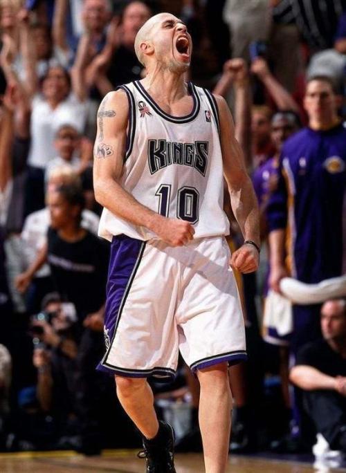 98年榜眼23岁帮助球队进西决季后赛场均205毕比巅峰有多强