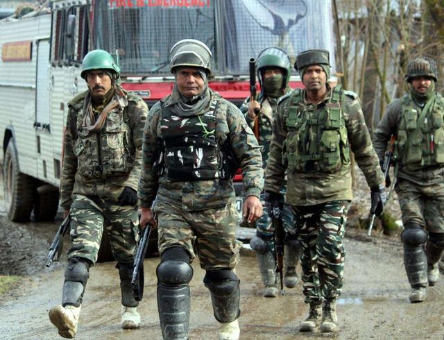 敏感地带传来枪响印度一天两次开火8名武装分子倒下