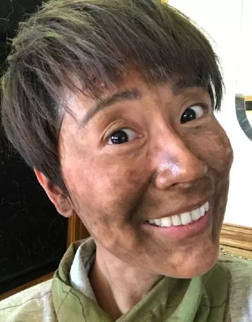 明星灰头土脸成什么样?黎明像流浪汉,赵丽颖干瘦憔悴惹人怜!