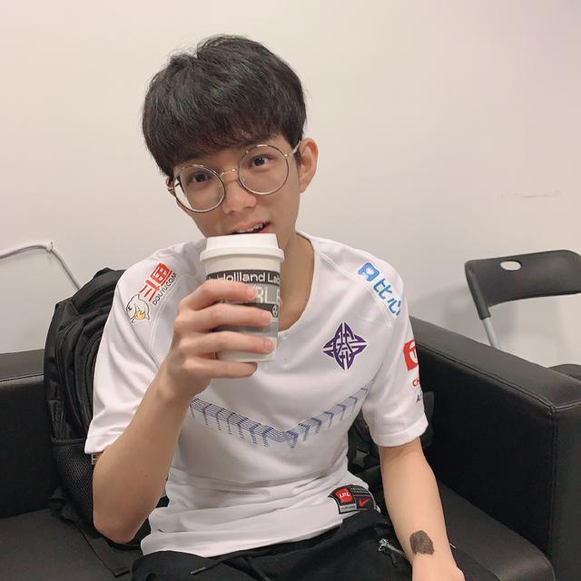 one"技能没带错?sofm尝试点燃男枪有奇效_腾讯新闻