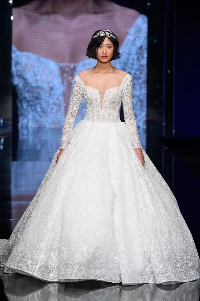 ameliacasablanca的玫瑰婚纱一眼就心动