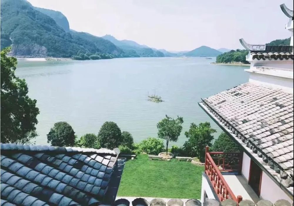 湖山雅苑民宿同山镇唐仁村的越庄酒坊是首个同山烧非遗古法酿造体验