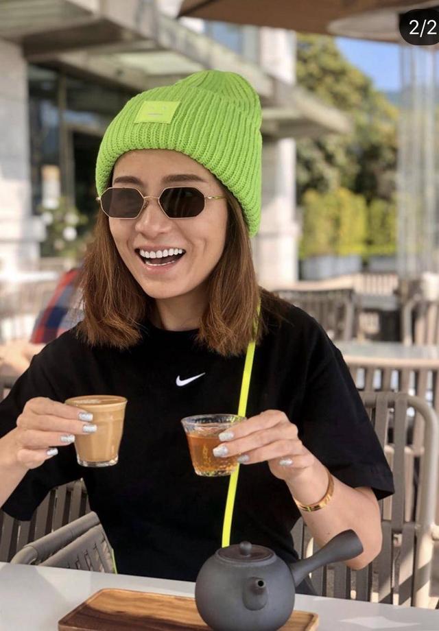 48岁胡蓓蔚自信晒纤腰,老公单立文浪漫送花,公开瘦身秘诀_腾讯新闻