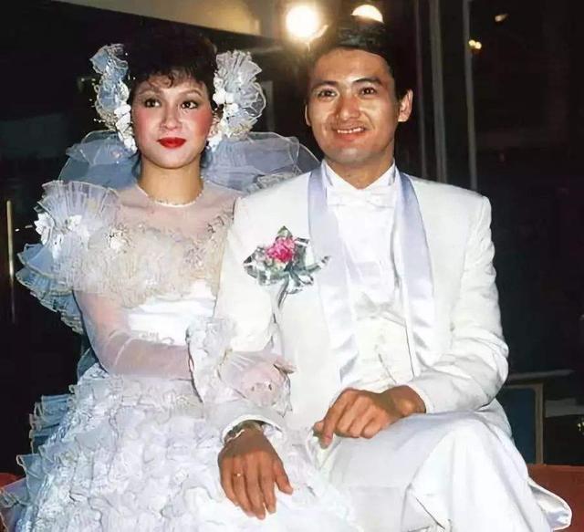 周润发在和妻子结婚前,和香港的另一位女明星余安安曾经有过一段短暂