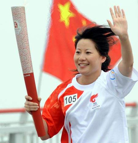 李菊职业生涯的时期是中国乒乓球的最低谷时期,2002年,女乒在釜山亚运