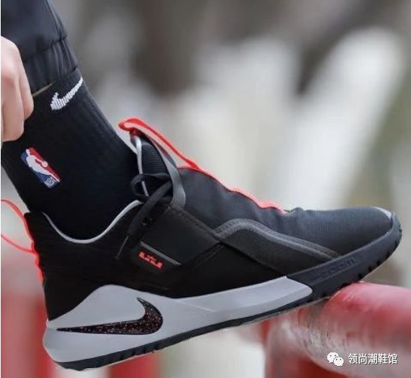 nike篮球鞋推荐学生党图片