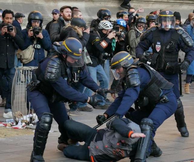 法国黑人已接近千万,为何很少遭到当地人反感?专家说出原因