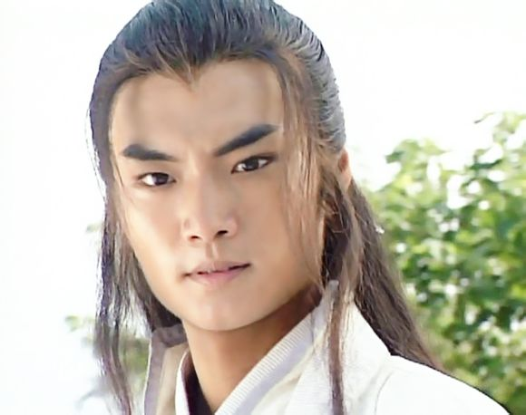 七年武生的经历为他打下了一个不错的底子,在拍摄《凤在江湖》时,几乎
