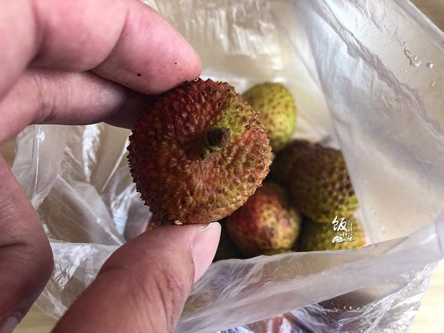吃不完的荔枝,别直接放冰箱,不然第二天就坏了,要学会这样保存