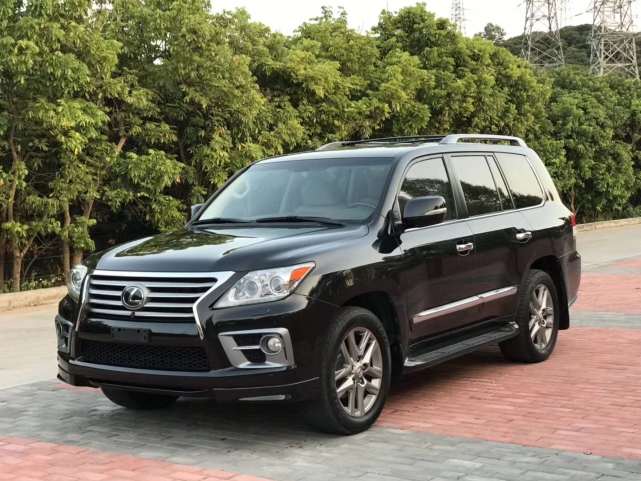 实拍15年雷克萨斯lx570仅售35万而且是进口中东版