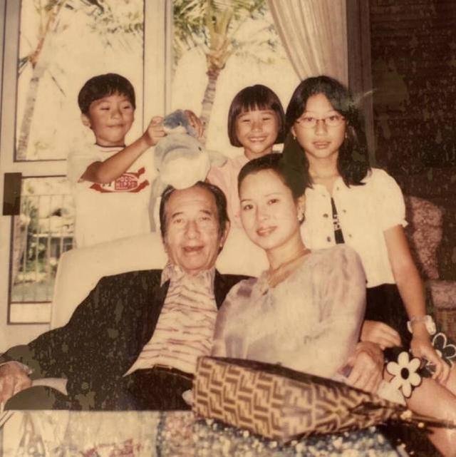 何超莲|面店亏百万收摊后，何超莲晒美照营业，欲推78一碗平价面东山再起