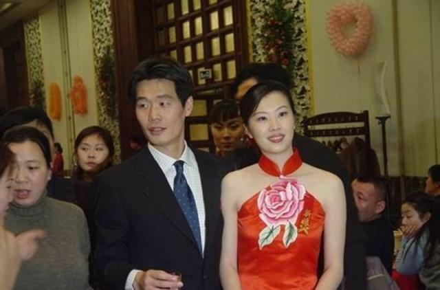李霄鹏与当时退役后在山东青年管理干部学院当老师的李媛喜结良缘