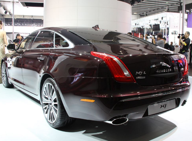 100万捷豹空调出问题,修理费都能买辆车了,车主愤怒了