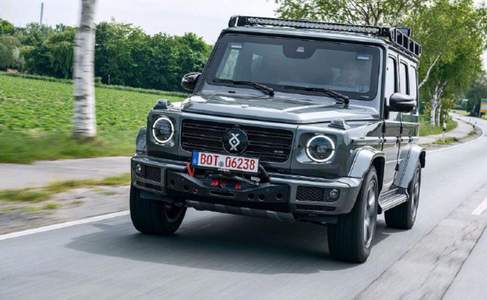 巴博斯改装的防弹奔驰大g,车顶特别设计,能架枪进行反击_腾讯新闻