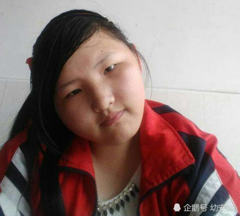 3,两个麻花辫可能在女孩子看来,两个麻花辫的造型真的是"土掉渣"了