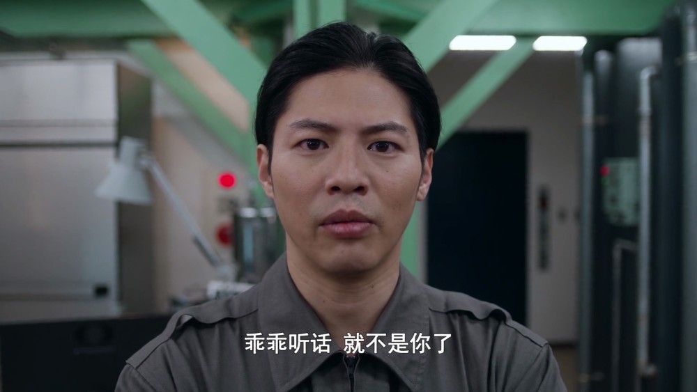 队长:蛇仓翔太地球防卫队总算回归,这一次应对怪兽的组织为军械库,它