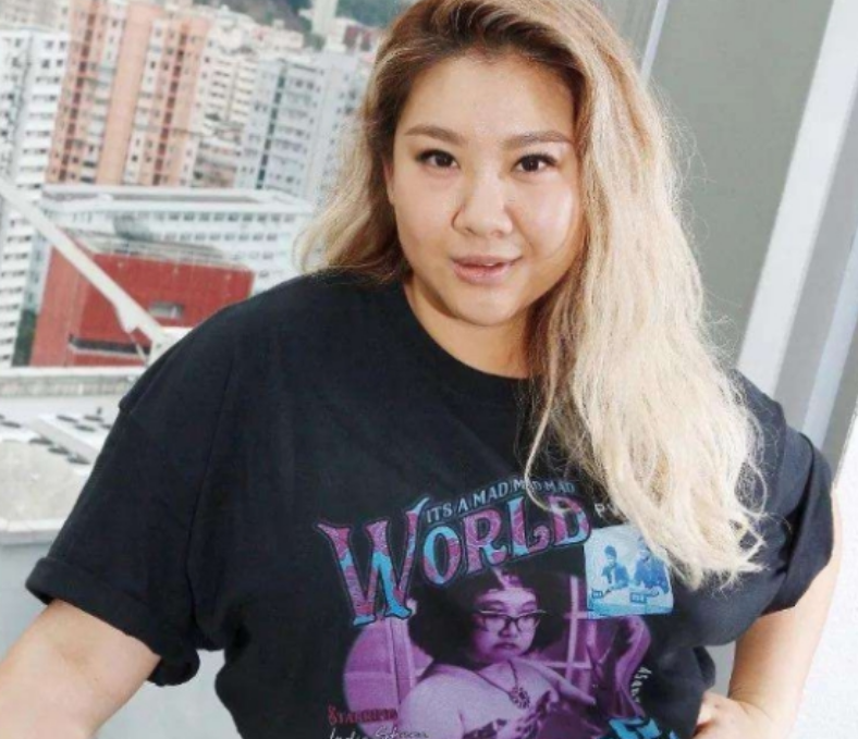 一顿饭吃7个鲍鱼,成功从200斤瘦到108斤的郑欣宜,现在如何了?