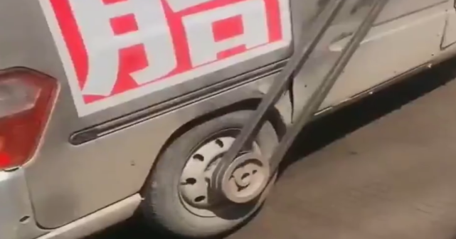 牛人改造五菱面包车 启动挂上皮带就能走 开出了拖拉机的感觉 面包车 改装 五菱 拖拉机