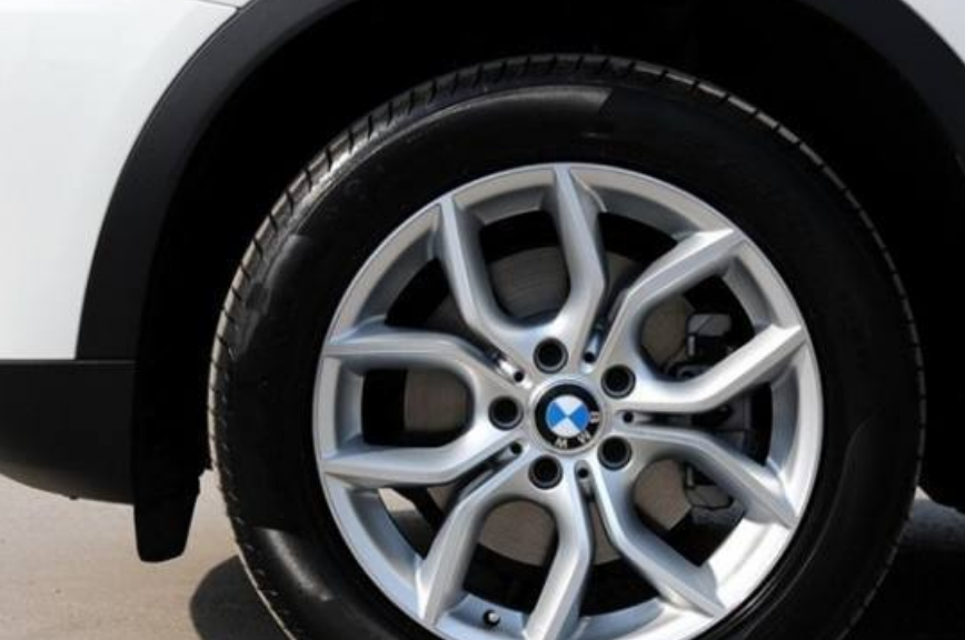 为何宝马轮胎无人敢偷 看看上边的螺丝就懂了 贵有贵的道理 腾讯新闻