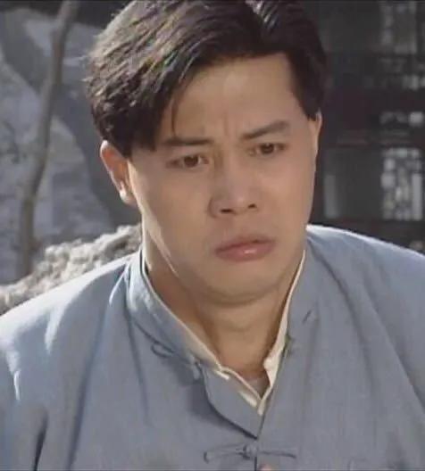 佟瑞欣在《鬼丈夫》中饰演杨万里,剧中是柯起轩的哥们,而且他也是一个