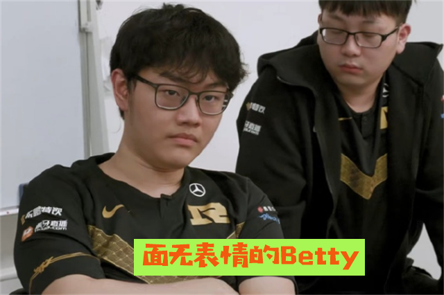 rng放出jdg暂停视频小虎的表情让粉丝笑中带泪为他骄傲又心酸