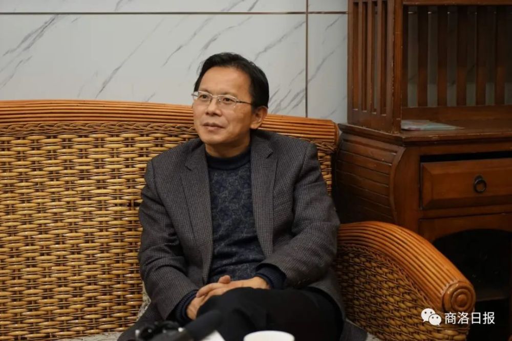 黄朴探寻人世间的隐秘与烟火